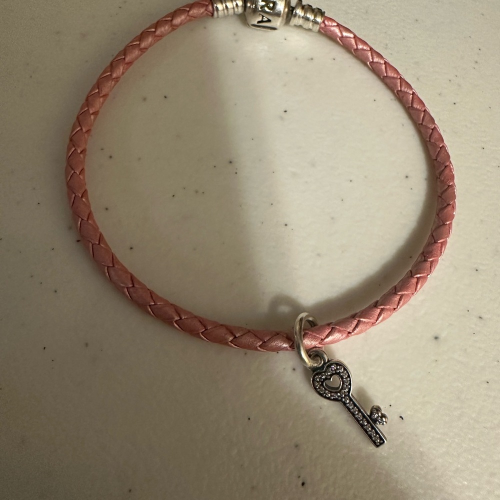 Pandora Leather Pink Bracelet with Key Charm - Picture 3 of 11